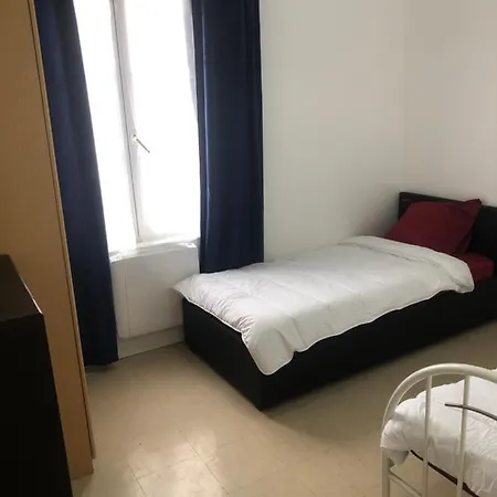 Appartement 3 Pieces En Face De La Gare De Creil. *